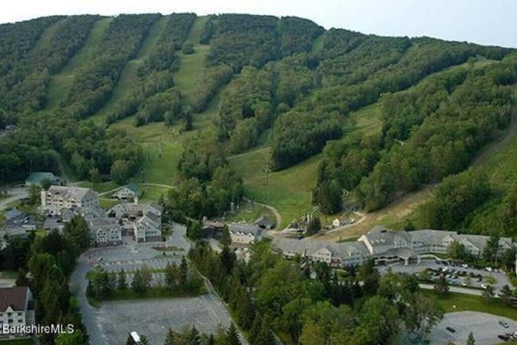 Ski On Off 1Br Suite 1St Flr Sleeps 4 Jiminy Peak هانكوك المظهر الخارجي الصورة